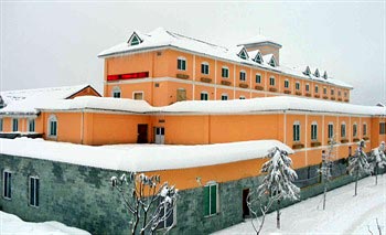 Xiling Snow Mountain Maple Inn