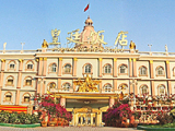 Guandu　のゾーンに  Royal Garden Hotel