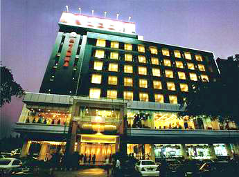 في المنطقة Chikan Royal Park international Hotel