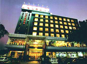 ในโซนของChikan Royal Park international Hotel