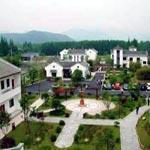 Di kawasan Deqing.  Deqing Tongguan village health home