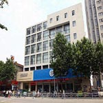 w strefie Chongchuan,  Nantong Yijia Business Hotel