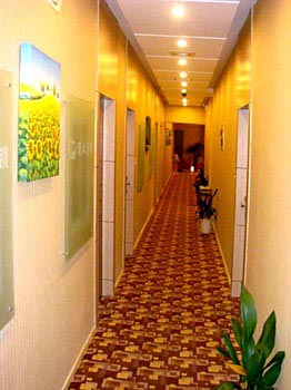 Hotel (Nanjing City shampooes completely Danfeng street singing through the shop floor) 