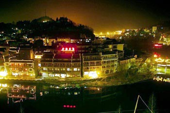 Fenghuang Xin Yue Hotel