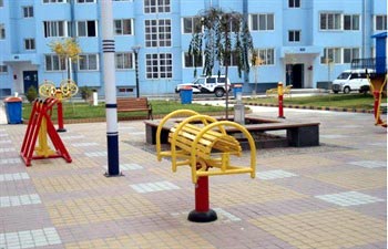 Warm home family hotel (International Village, an urban oasis shop) 