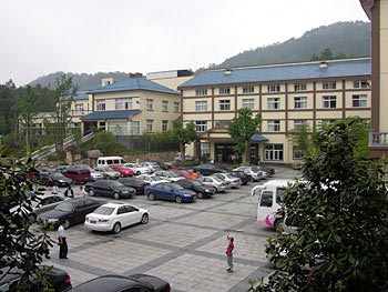 Baicaoyuan Holiday Hotel - Anji