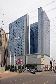 Changsha Yichao Apartment Center Caifu Center