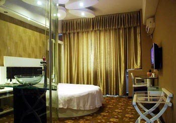 Nine days Fashion Hotel Zhengzhou China World Trade Center 360 square 