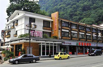 Yangshuo flowers houseful peach shop